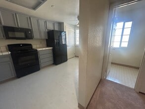 5 Crystal Gate Common in Hayward, CA - Building Photo - Building Photo