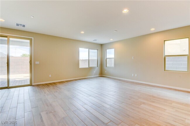 property at 11840 Pelican Butte Ave