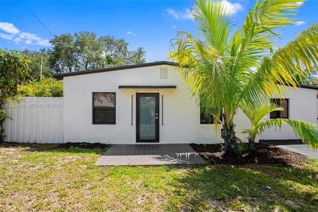 1640 NE 183rd St in North Miami Beach, FL - Building Photo - Building Photo
