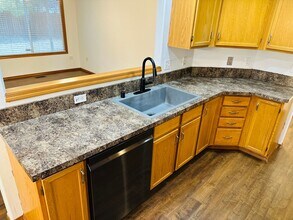 12712 NE 46th St in Vancouver, WA - Building Photo - Building Photo