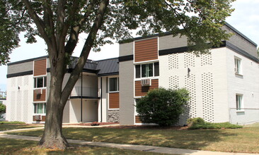 329 Kimbell Ave in Elmhurst, IL - Building Photo - Building Photo
