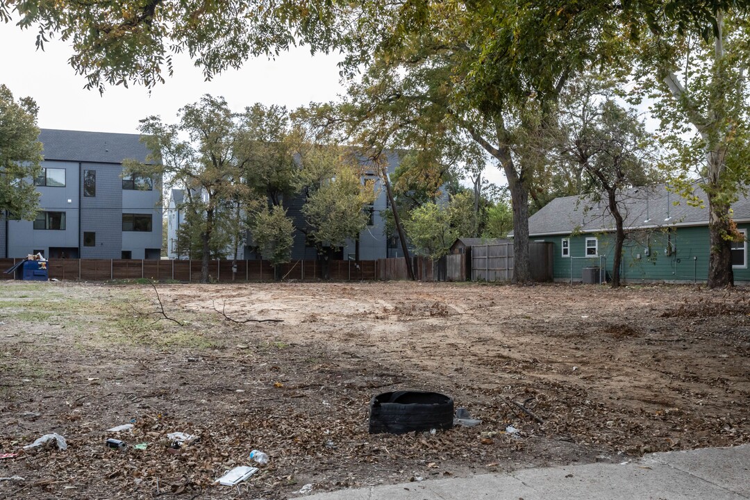 430 W 9th St in Dallas, TX - Foto de edificio