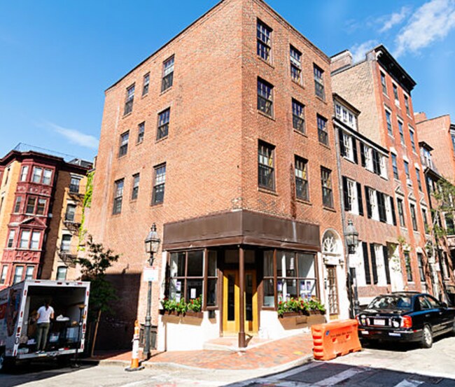 property at 86 Myrtle St