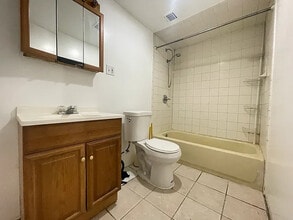 384 Avenue C in Bayonne, NJ - Building Photo - Building Photo