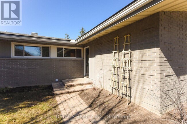 A - 2176 LAMBETH Walk in Ottawa, ON - Building Photo - Building Photo