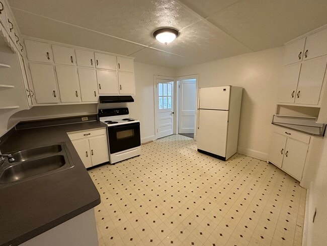 3753 Back Hampden Sydney Rd in Farmville, VA - Building Photo - Building Photo