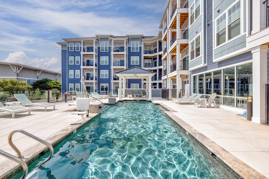 Marina Villa in Norfolk, VA - Building Photo