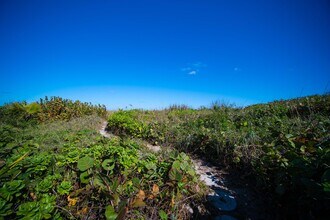 4000 S Ocean Blvd in Lantana, FL - Building Photo - Building Photo