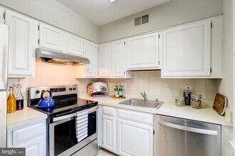2607 Arlington Blvd in Arlington, VA - Building Photo - Building Photo