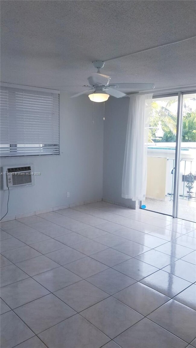 915 Jefferson Ave in Miami Beach, FL - Building Photo - Building Photo