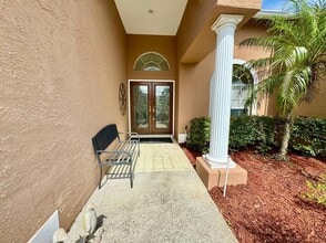 4336 Worthington Cir in Palm Harbor, FL - Building Photo - Building Photo
