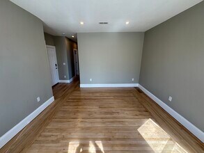 29 Cameron Ave, Unit 3 in Somerville, MA - Building Photo - Building Photo