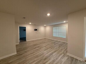 3040 Heritage Plantation Blvd in Laurel Hill, FL - Building Photo - Building Photo