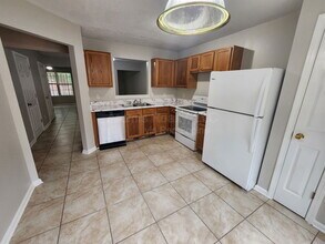 3752 Waldrop Ln in Decatur, GA - Building Photo - Building Photo