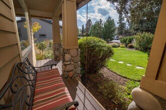 3100 NW Golf View Dr in Bend, OR - Building Photo - Building Photo
