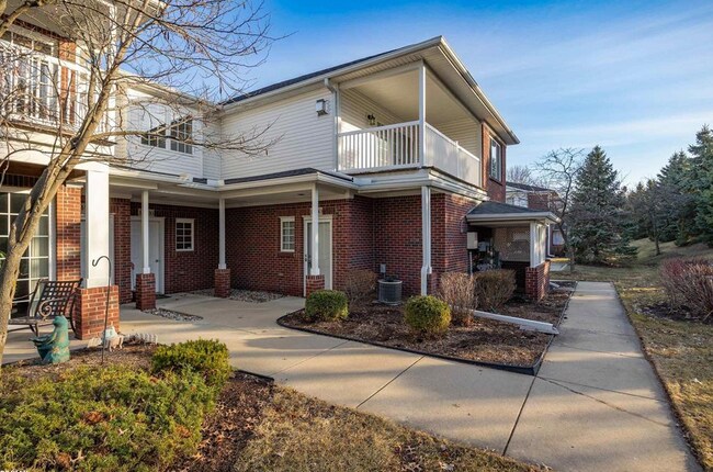 14230 Moravian Manor Cir in Sterling Heights, MI - Building Photo - Building Photo