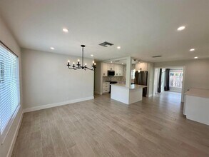 284 SW 11th St in Pompano Beach, FL - Building Photo - Building Photo