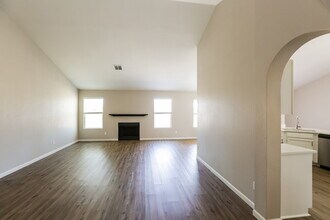 4626 N 106th Ave in Phoenix, AZ - Building Photo - Building Photo