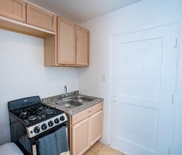 541 Cedar St SE in Albuquerque, NM - Foto de edificio - Building Photo