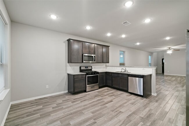 25738 Boxwood Hedge Ln