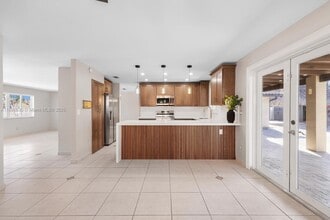 14020 SW 38th St in Miami, FL - Building Photo - Building Photo