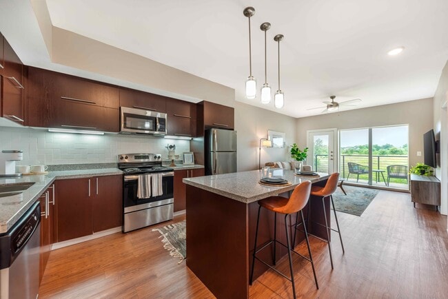 The View at Cedar Park in Cedar Park, TX - Foto de edificio - Building Photo