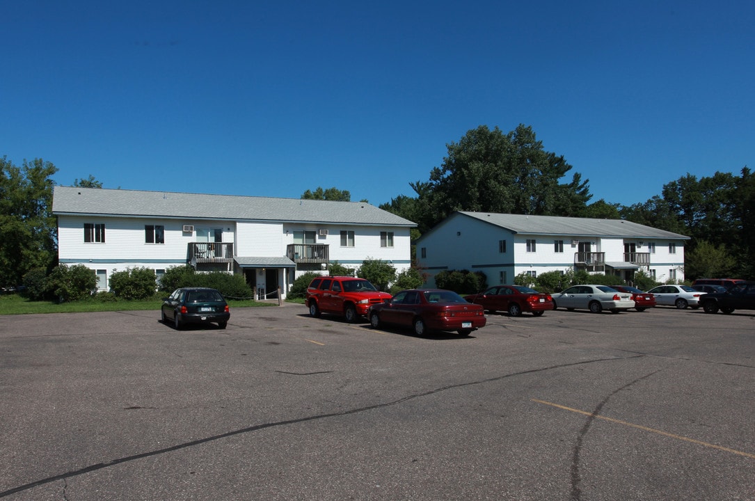 Riverwalk in Somerset, WI - Foto de edificio