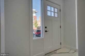 50 O St NW, Unit B in Washington, DC - Building Photo - Building Photo