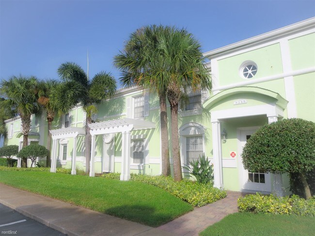 5245 Coquina Key Dr SE-Unit -Apt A in St. Petersburg, FL - Foto de edificio - Building Photo