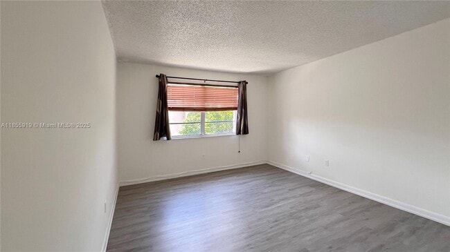 4670 NW 79th Ave in Doral, FL - Building Photo - Building Photo