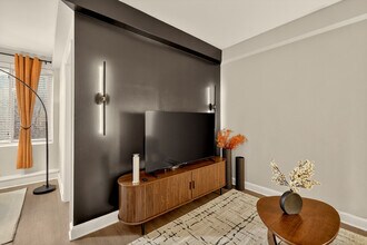 1500 Arlington Blvd in Arlington, VA - Foto de edificio - Building Photo