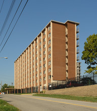 Riverview Apartments in Warren, OH - Building Photo - Building Photo