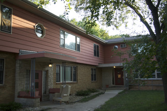 Farley Arms apartments in Madison, WI - Foto de edificio - Building Photo