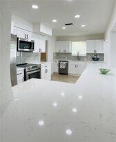 6841 NW 45th Ct in Lauderhill, FL - Building Photo