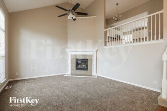 20807 W 72nd St in Shawnee, KS - Foto de edificio - Building Photo