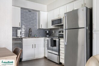 5704 W Thomas Rd in Phoenix, AZ - Building Photo - Building Photo