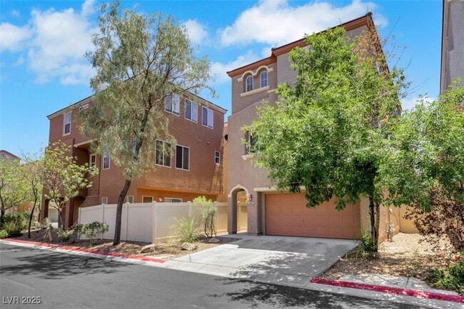 8685 Estrella Bonita Ct in Las Vegas, NV - Building Photo - Building Photo
