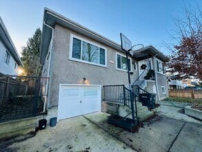 6819 Linden Av in Burnaby, BC - Building Photo - Building Photo