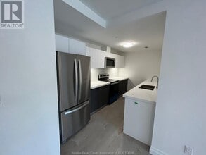 3340 Stella Crescent in Windsor, ON - Building Photo - Building Photo