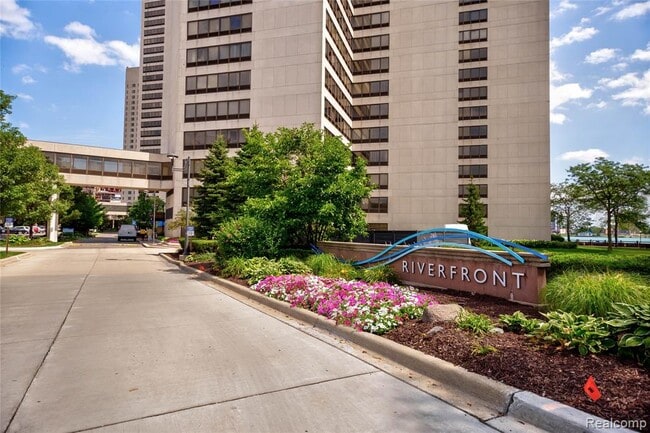property at 1001 W Jefferson Ave