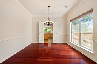 12616 Pony Ln in Austin, TX - Foto de edificio - Building Photo