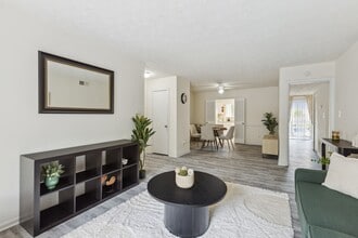 Aspen Pointe in Roswell, GA - Building Photo - Building Photo