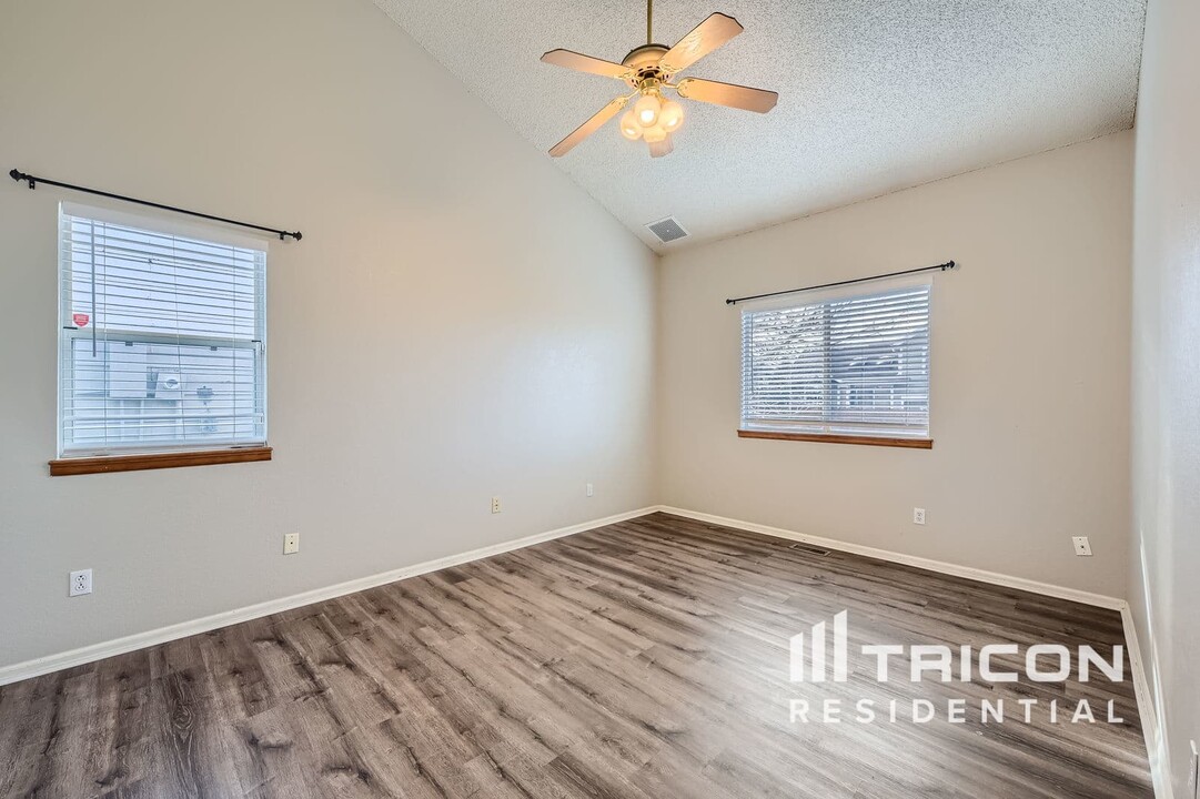 995 Cobblestone Dr in Littleton, CO - Building Photo