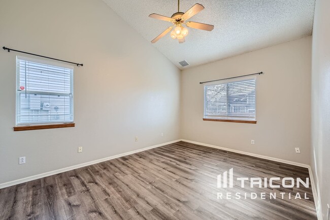 property at 995 Cobblestone Dr