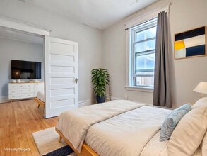 Moxam Court Apartments in Winnipeg, MB - Building Photo - Building Photo