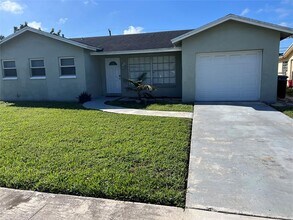9302 SW 1st Pl in Boca Raton, FL - Building Photo - Building Photo