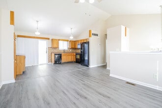 3201 Shallow Creek Cir in Burlington, KY - Building Photo - Building Photo