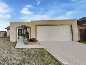 784 E Turmont St in Carson, CA - Building Photo - Building Photo