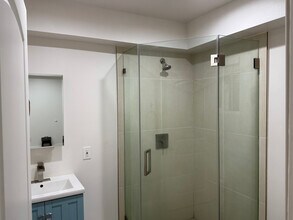 6850 Quinton Ln, Unit 0.5 in Tujunga, CA - Building Photo - Building Photo