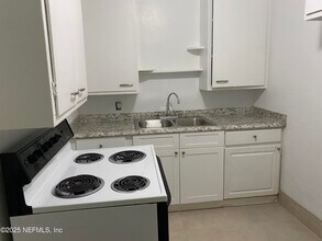 3139 Cecelia St in Jacksonville, FL - Foto de edificio - Building Photo